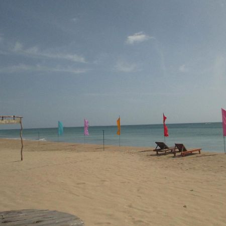 Uppuveli Beach House Trincomalee Eksteriør billede