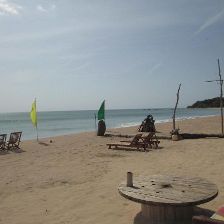 Uppuveli Beach House Trincomalee Eksteriør billede
