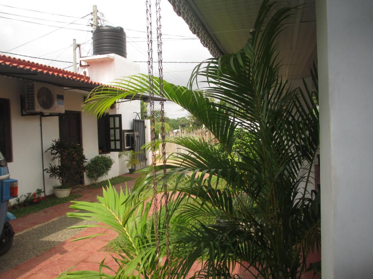 Uppuveli Beach House Trincomalee Eksteriør billede